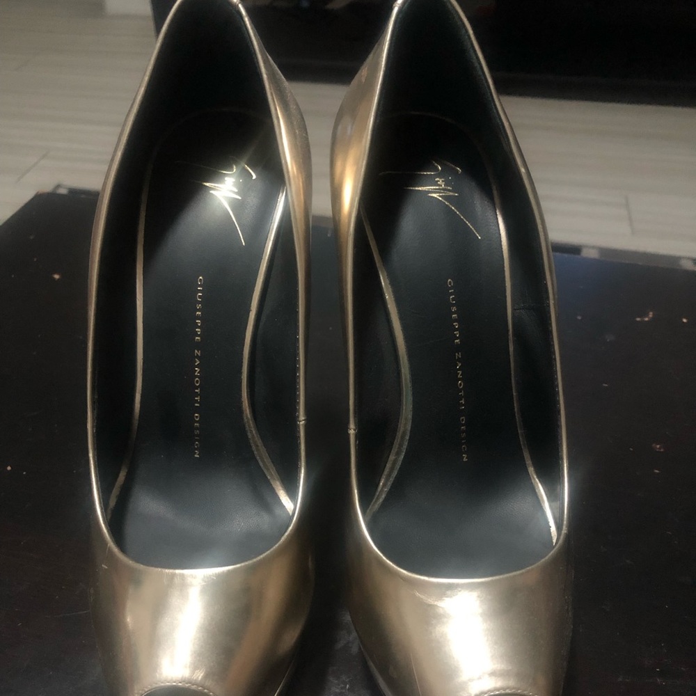 Giuseppe zanotti Design